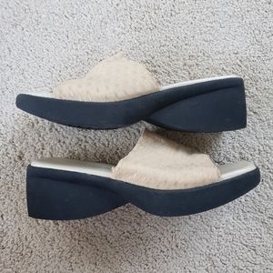 90's Style Montego Bay Club Tan Slip Sandals Sz 5